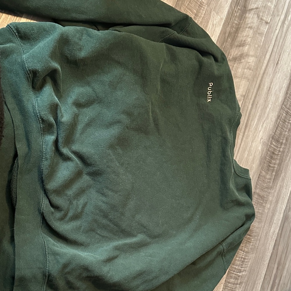 Gildan Dark Green Sweatshirt with Publix Logo